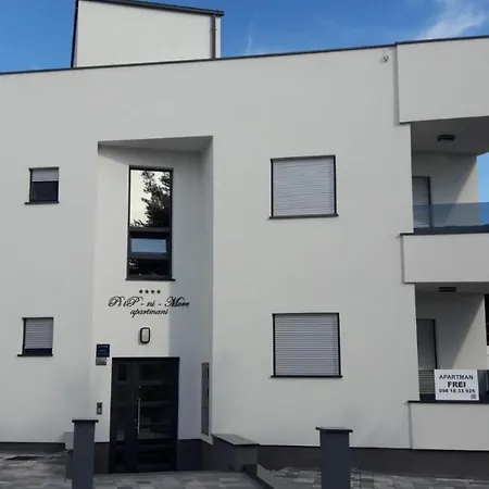 Piip-ni-more Apartment *