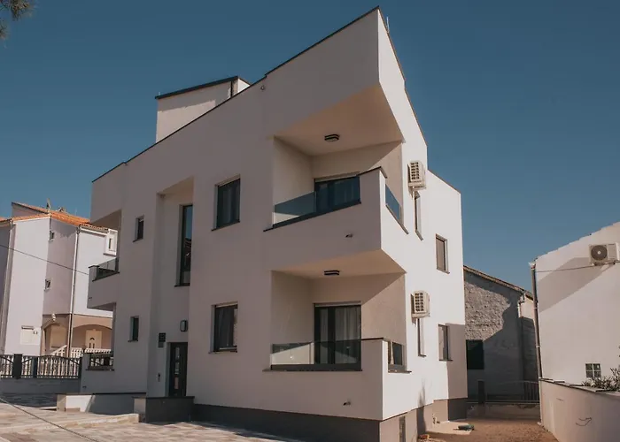 Piip-ni-more Apartment *